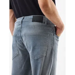 Snitch Men Relaxed Fit Mid-Rise Light Fade Stretchable Jeans image 3