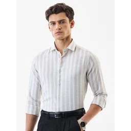 Snitch Men Slim Fit Vertical Striped Spread Collar Cotton Formal Shirt-image-37