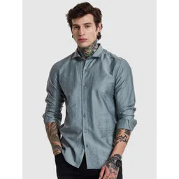 Snitch Men Smart Slim Fit Slim Collar Vertical Striped Casual Shirt-image-48