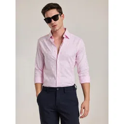 Snitch Men Smart Spread Collar Checked Cotton Slim Fit Formal Shirt-picture-23