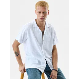 Snitch Men Textured Cuban Collar Casual Shirt-picture-15