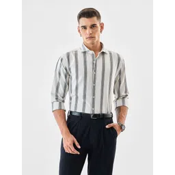Snitch Men Vertical Striped Spread Collar Pure Cotton Casual Shirt-image-4