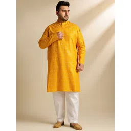 SOJANYA PLUS Men Plus Size Printed Regular Kurta with Pyjamas-image-36