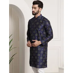 SOJANYA Floral Printed Mandarin Collar Straight Kurta image 4