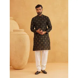SOJANYA Floral Printed Mandarin Collar Straight Kurta With Churidar-picture-12