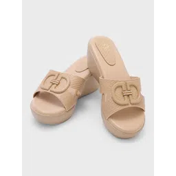 Sole To Soul Textured Wedge Sandals-picture-32