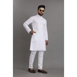 sopani Men Solid Cotton Blend Straight Kurta image 4