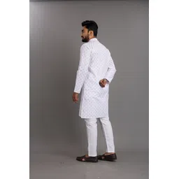 sopani Men Solid Cotton Blend Straight Kurta image 2
