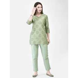 Span Ethnic Motifs Printed V-Neck A-Line Kurta image 1