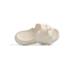 SPIFFERS Men White Skull Patterned EVA Sliders image 5