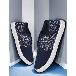 Spotwalk Men Running Shoes image 1