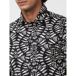 SPYKAR Men Slim Fit Printed Cotton Casual Shirt image 2