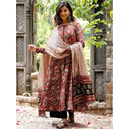 SRILICA Women Floral Printed Kurta with Trousers & Dupatta-picture-1