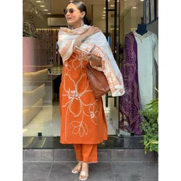 SRILICA Women Floral Printed Regular Pure Silk Kurta with Trousers & Dupatta image 1