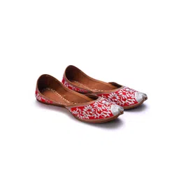 STEPSOFT Women Embellished Ethnic Mojaris Flats-picture-33