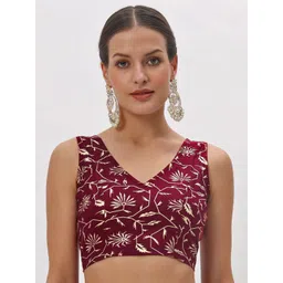 studio rasa Floral Printed V-Neck Sleeveless Crop Top-picture-10