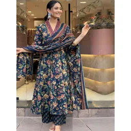 Style Heaven Women Floral Printed Regular Kurta with Trousers & With Dupatta-picture-40