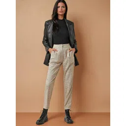 Stylecast X Kotty Women Solid Cotton Fitted Top-picture-27