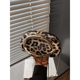 StyleCast x Revolte Animal Printed PU Structured Sling Bag-picture-27