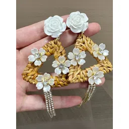 StyleCast x Revolte Floral Drop Earrings-picture-34