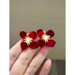 StyleCast x Revolte Floral Shaped Studs-picture-30