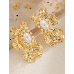 StyleCast x Revolte Gold-Plated Floral Studs-picture-40