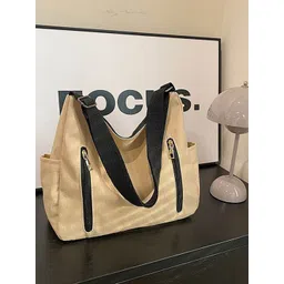 StyleCast x Revolte Half Moon Handheld Bag-picture-10