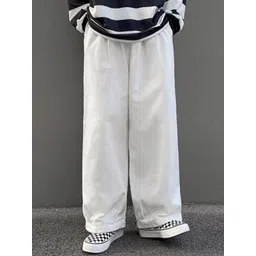 StyleCast x Revolte Men Mid-Rise Loose Fit Easy Wash Pleated Chinos-picture-14