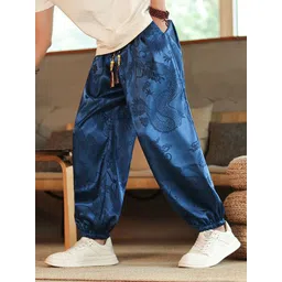 StyleCast x Revolte Men Printed Loose Fit Trousers-picture-15