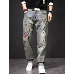 StyleCast x Revolte Men Relaxed Fit Mid-Rise Light Fade Applique Jeans-picture-27