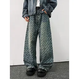 StyleCast x Revolte Men Typography Printed Flared Mid-Rise Light Fade Clean Look Jean-picture-16