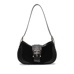 StyleCast x Revolte PU Half Moon Sling Bag-picture-12
