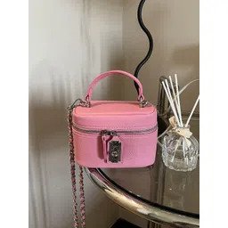 StyleCast x Revolte PU Swagger Sling Bag-picture-40