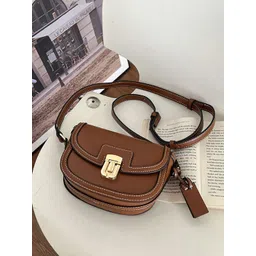 StyleCast x Revolte Sling Bag-picture-36