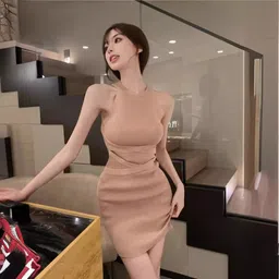 StyleCast x Revolte Solid Bodycon Dress-picture-36