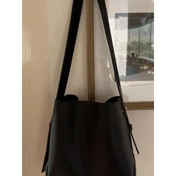 StyleCast x Revolte Women PU Bucket Handheld Bag image 2