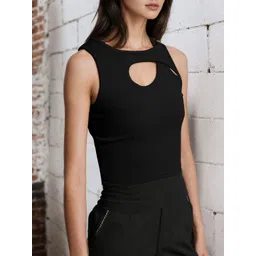 StyleCast x Revolte Women Solid Cotton Crochet Crop Top image 3