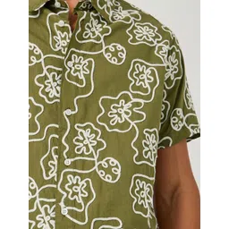 Styli Men Cotton Floral Embroidered Spread Collar Cotton Shirt image 3