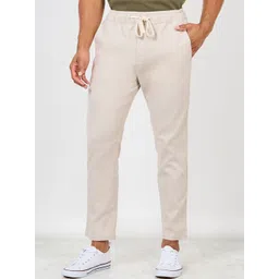 Styli Men Relaxed Fit Mid Rise Cotton Slub Plain Woven Flat-Front Trousers-picture-40