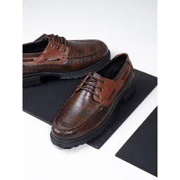 Styli Men Textured Oxford Shoes with Lace-Up Closure-picture-27