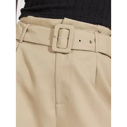 Styli Women Solid High Rise Wide Leg Belted Twill Pants image 4