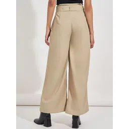 Styli Women Solid High Rise Wide Leg Belted Twill Pants image 2