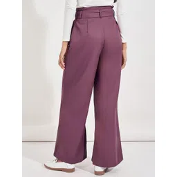 Styli Women Solid High Rise Wide Leg Belted Twill Pants image 3
