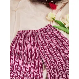 Stylo Bug Girls Ethnic Motifs Printed Empire Gotta Patti Pure Cotton Kurta With Sharara image 4