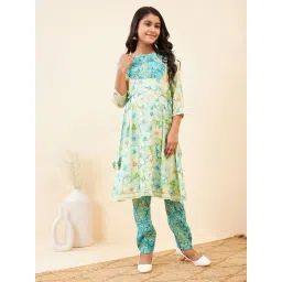 StyloBug Girls Green Printed Kurti Set-picture-15