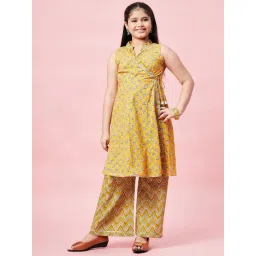 StyloBug Girls Multi Cotton Printed Kurti Set-picture-15