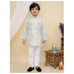 Superminis Cotton Full Sleeves Chevron Printed Threadwork Embroidered Kurta Pyjama Set - Light Green-image-24