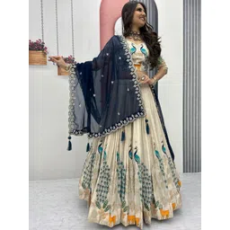 SUPPAR SLEAVE Embroidered Sequinned Semi-Stitched Lehenga & Blouse With Dupatta-picture-16