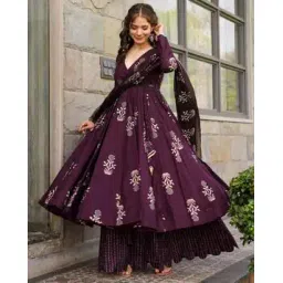 svaraa Women Floral Print Anarkali Kurta Set-picture-15