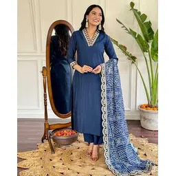 Women Embroidered Straight Kurta Set-image-8